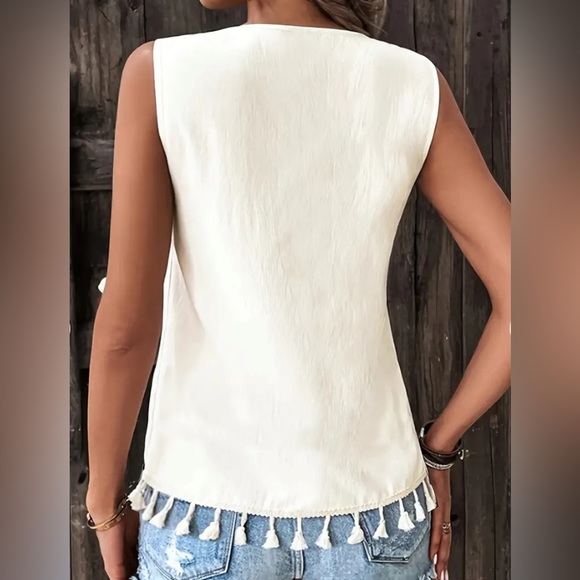 Boho Sleeveless V Neck Top NWT - Picture 3 of 3